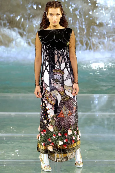 Look 28
